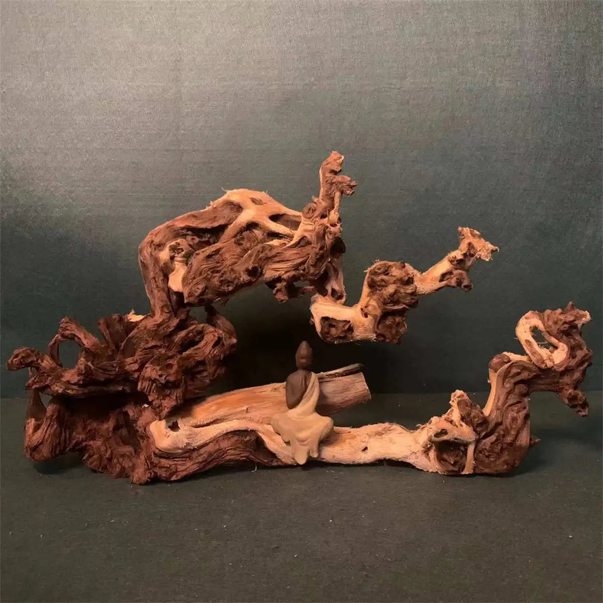 Large natural coral driftwood for aquariums, perfect as ornaments for fish tanks.